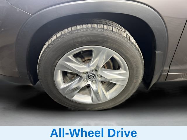 Used 2018 Toyota Highlander Limited image 17