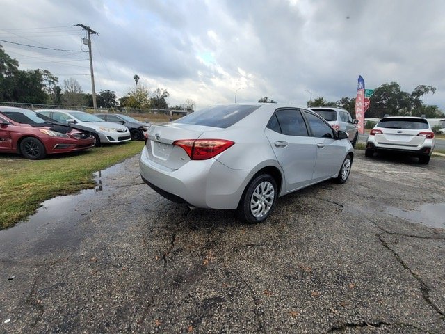 Used 2017 Toyota Corolla LE FWD image 6