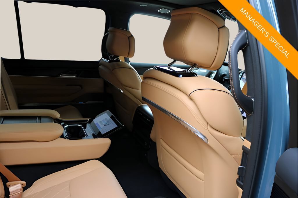 New 2026 Jeep Grand Wagoneer Summit AWD/4WD image 18