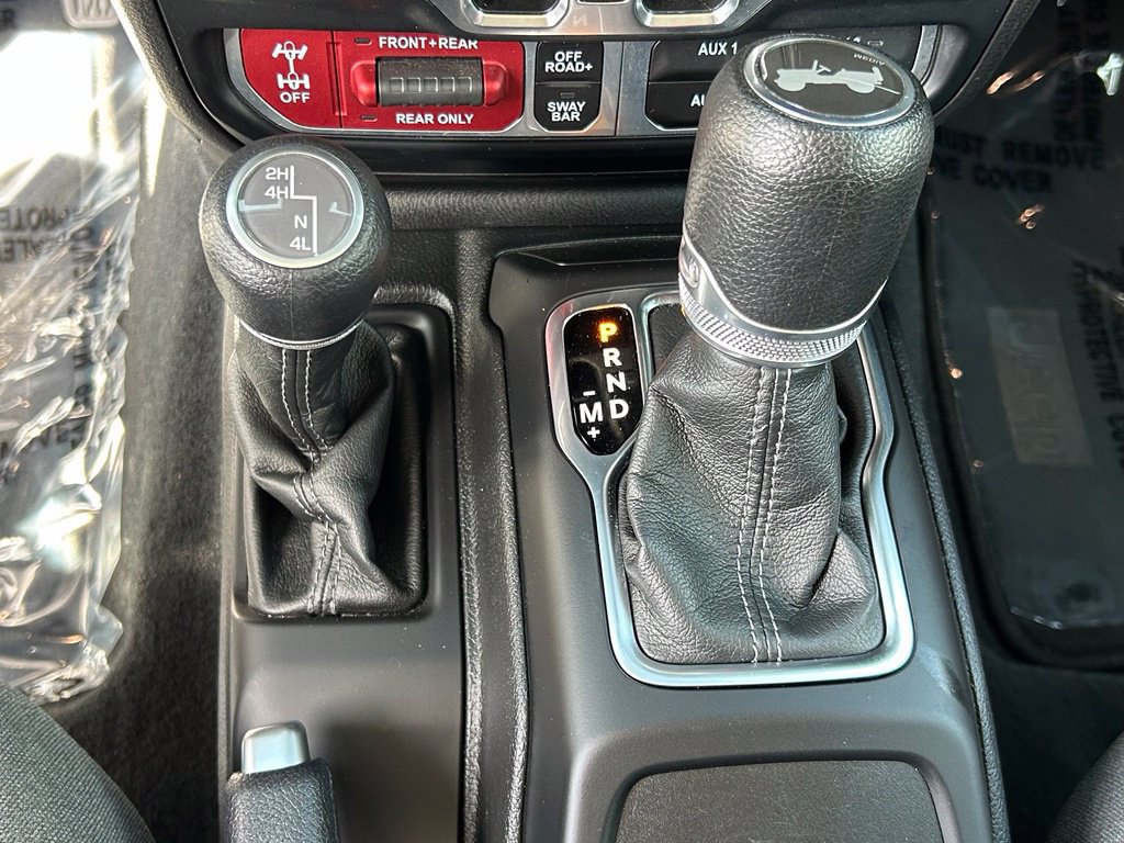 Used 2024 Jeep Wrangler Unlimited Rubicon AWD/4WD image 32
