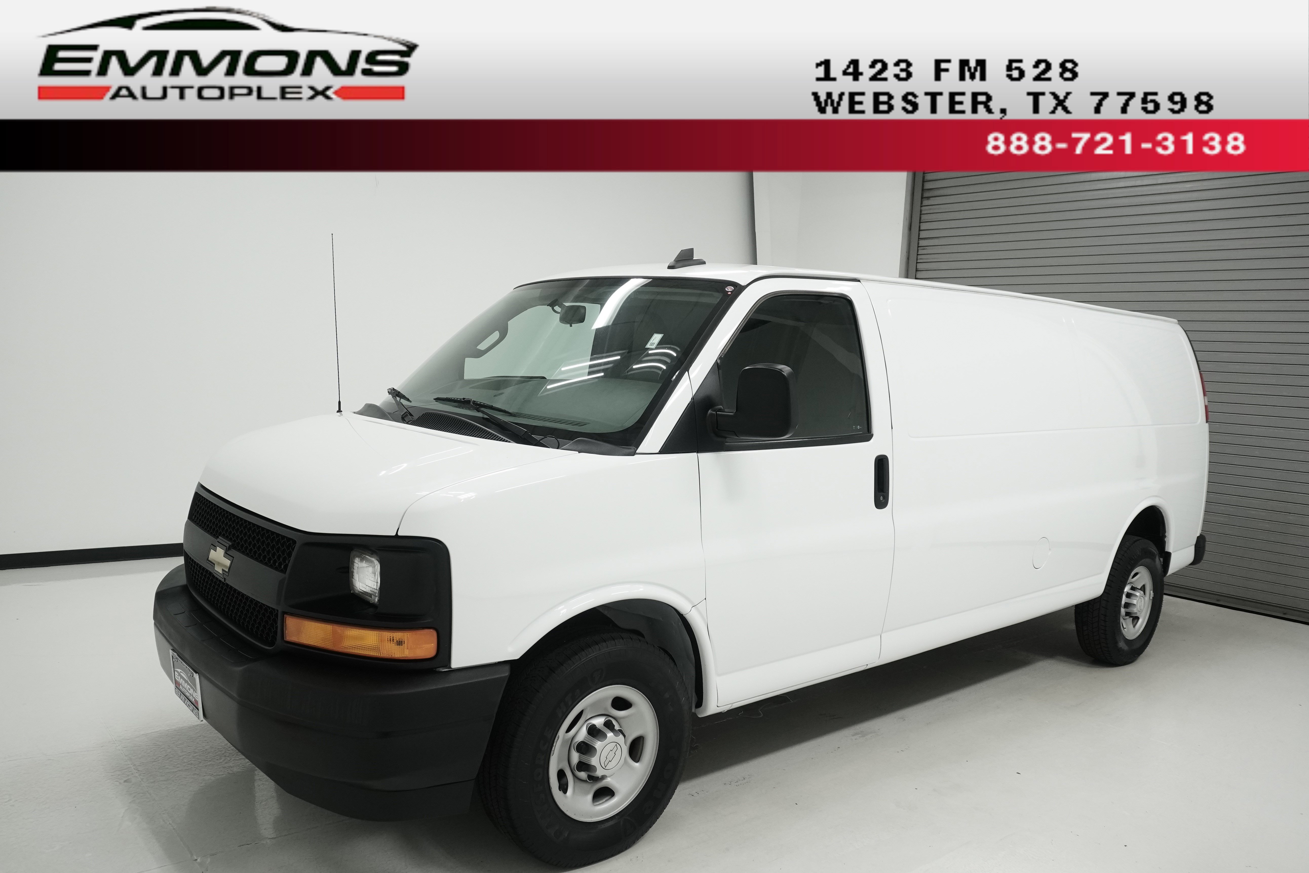 Used 2017 Chevrolet Express 3500 Extended image 1