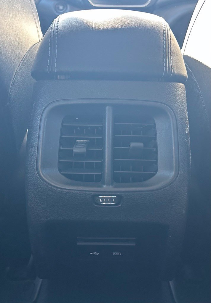 Used 2019 Jeep Cherokee Latitude Plus w/ Cold Weather Group AWD/4WD image 17
