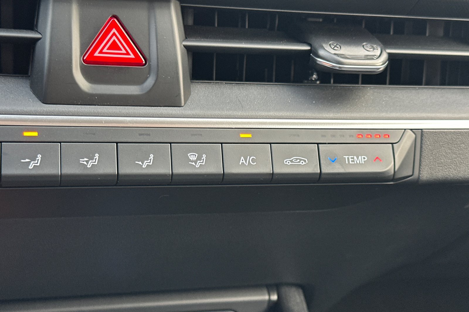 Used 2025 Kia K4 FWD image 28