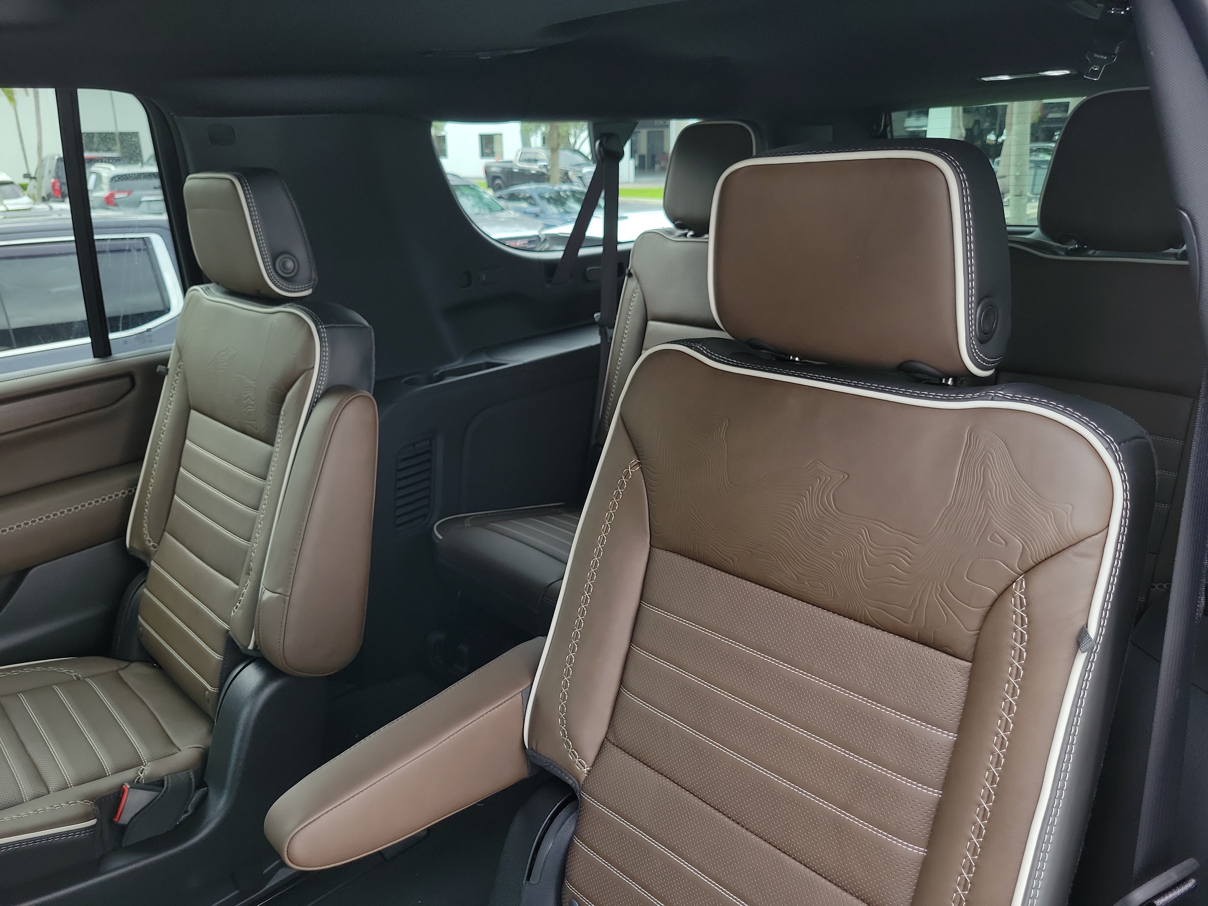 New 2026 GMC Yukon XL Denali Ultimate AWD/4WD image 14