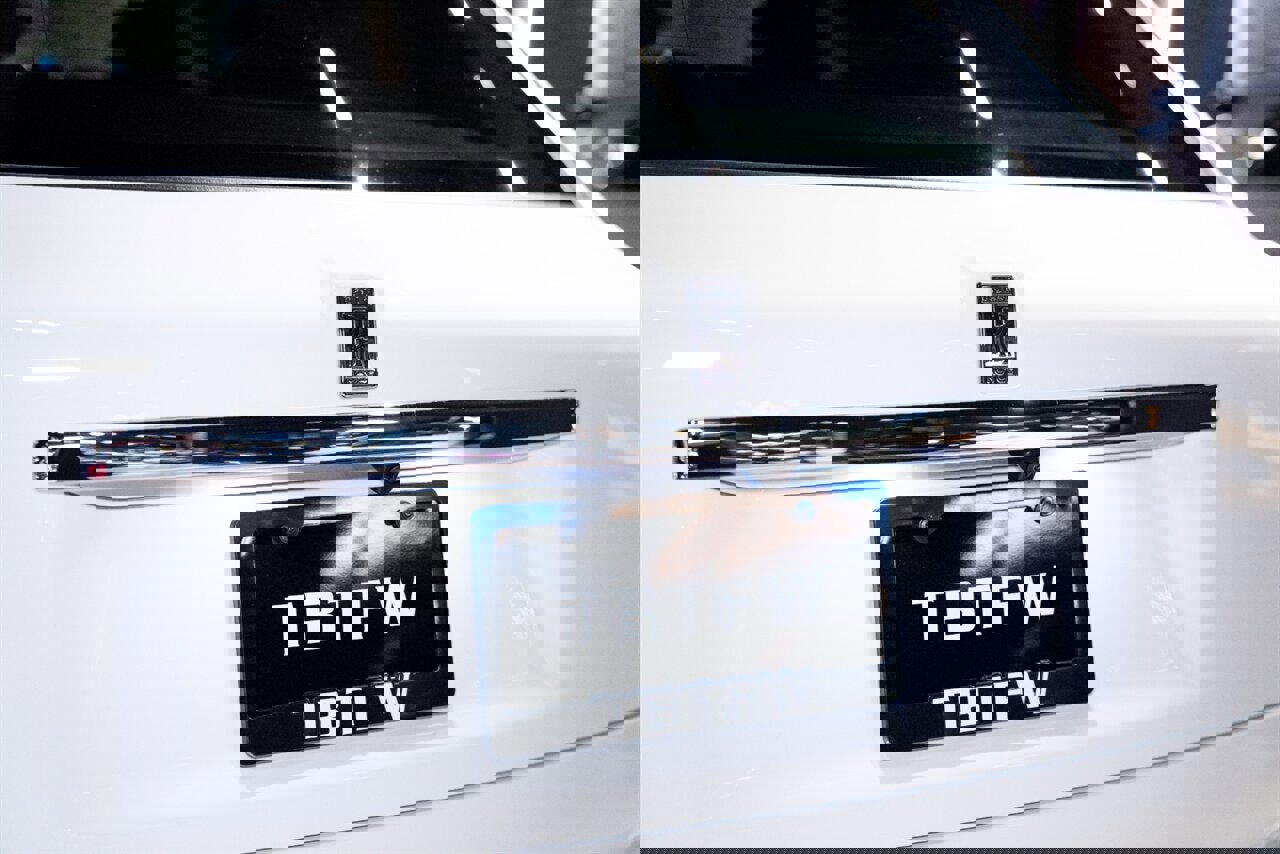 Used 2023 Rolls-Royce Cullinan image 13