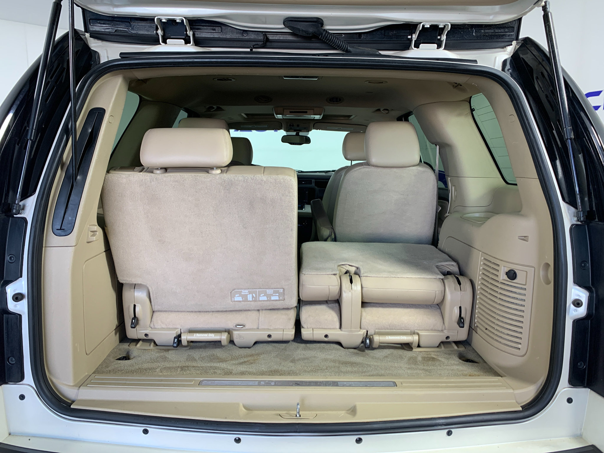 Used 2014 GMC Yukon Denali RWD image 33