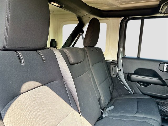 Used 2018 Jeep Wrangler Unlimited Sahara image 29