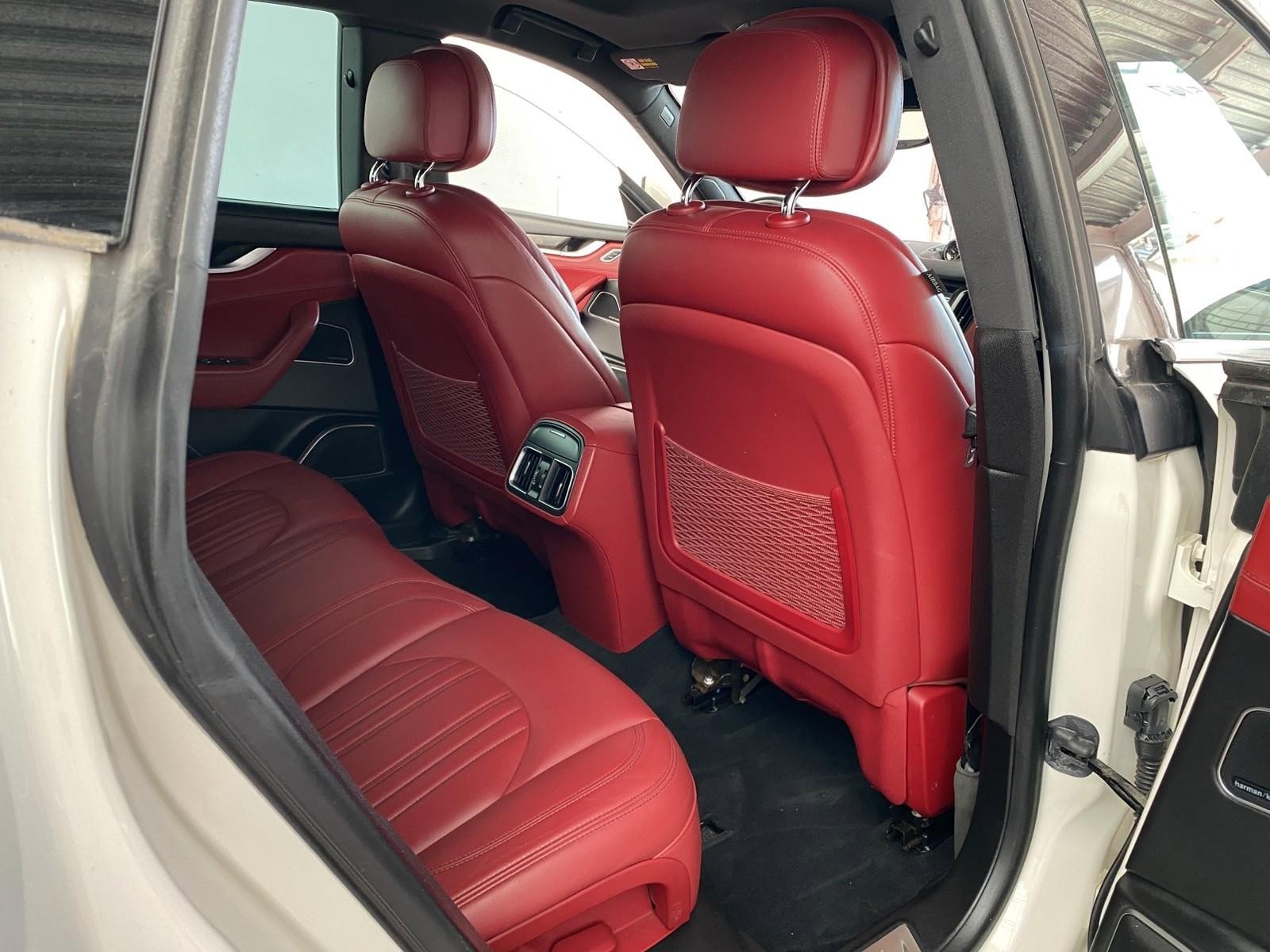 Used 2017 Maserati Levante S image 11