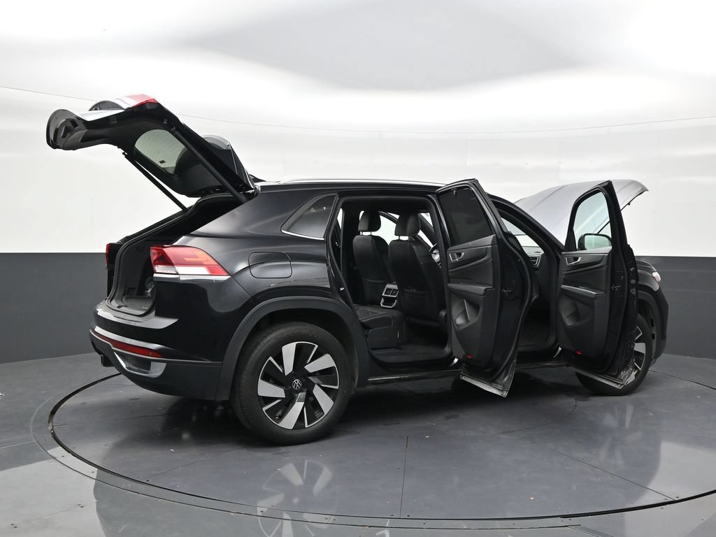 Used 2024 Volkswagen Atlas Cross Sport SE FWD image 28