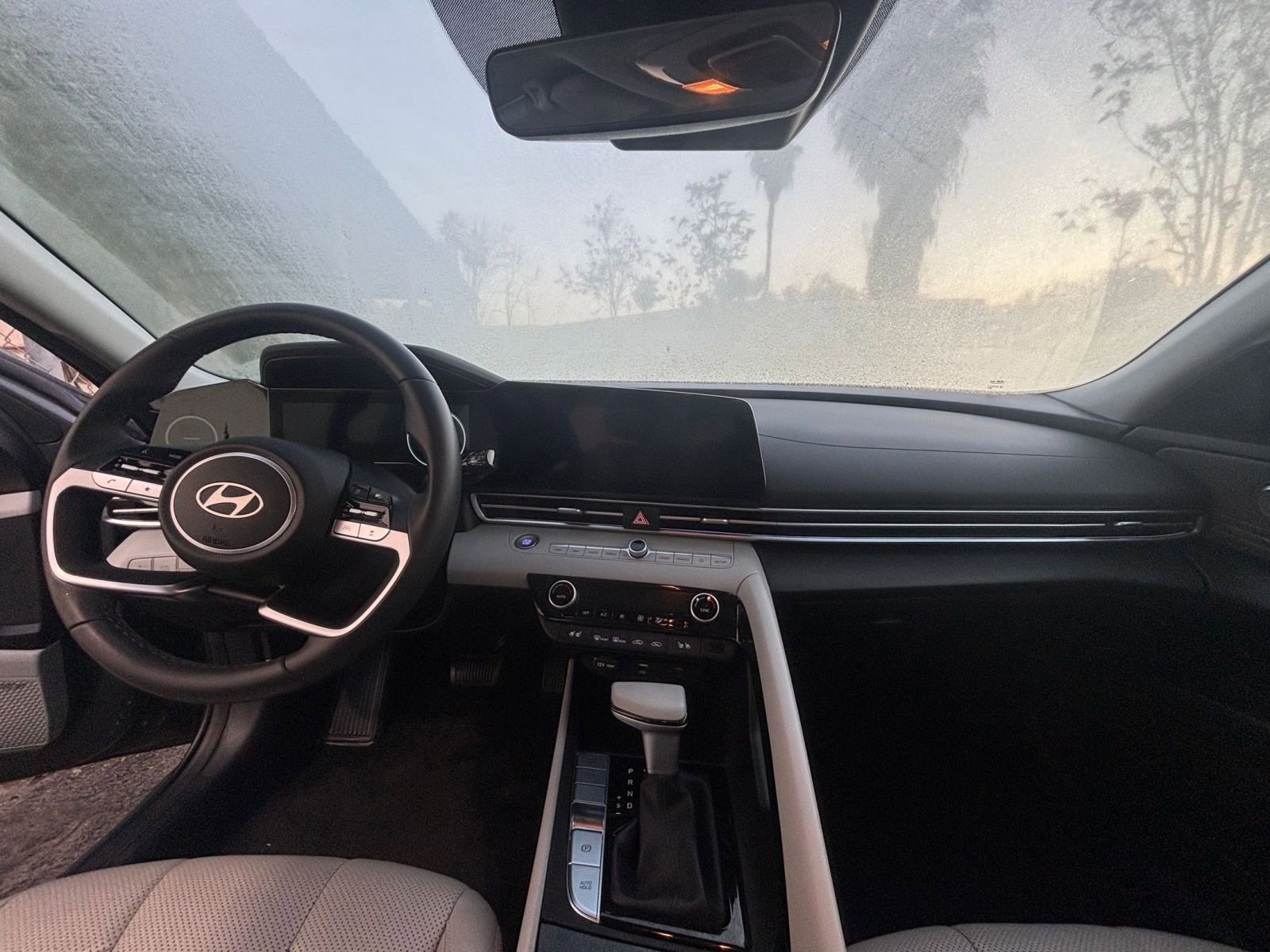 Used 2025 Hyundai Elantra Limited image 34