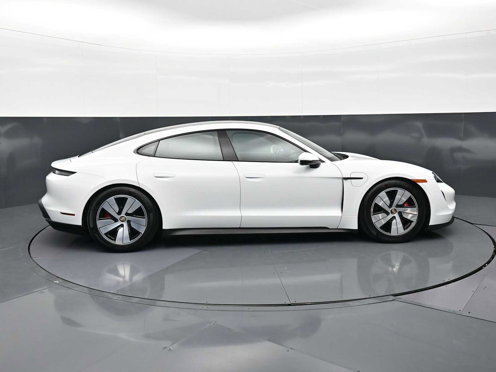 Used 2024 Porsche Taycan 4S AWD/4WD image 28