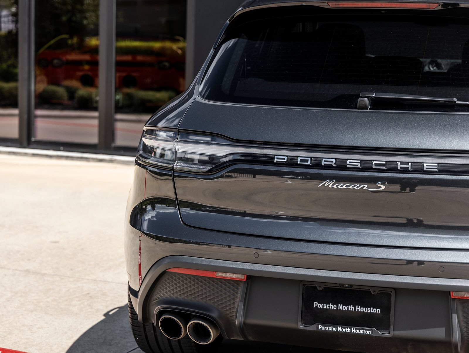 Certified 2024 Porsche Macan S AWD/4WD image 13