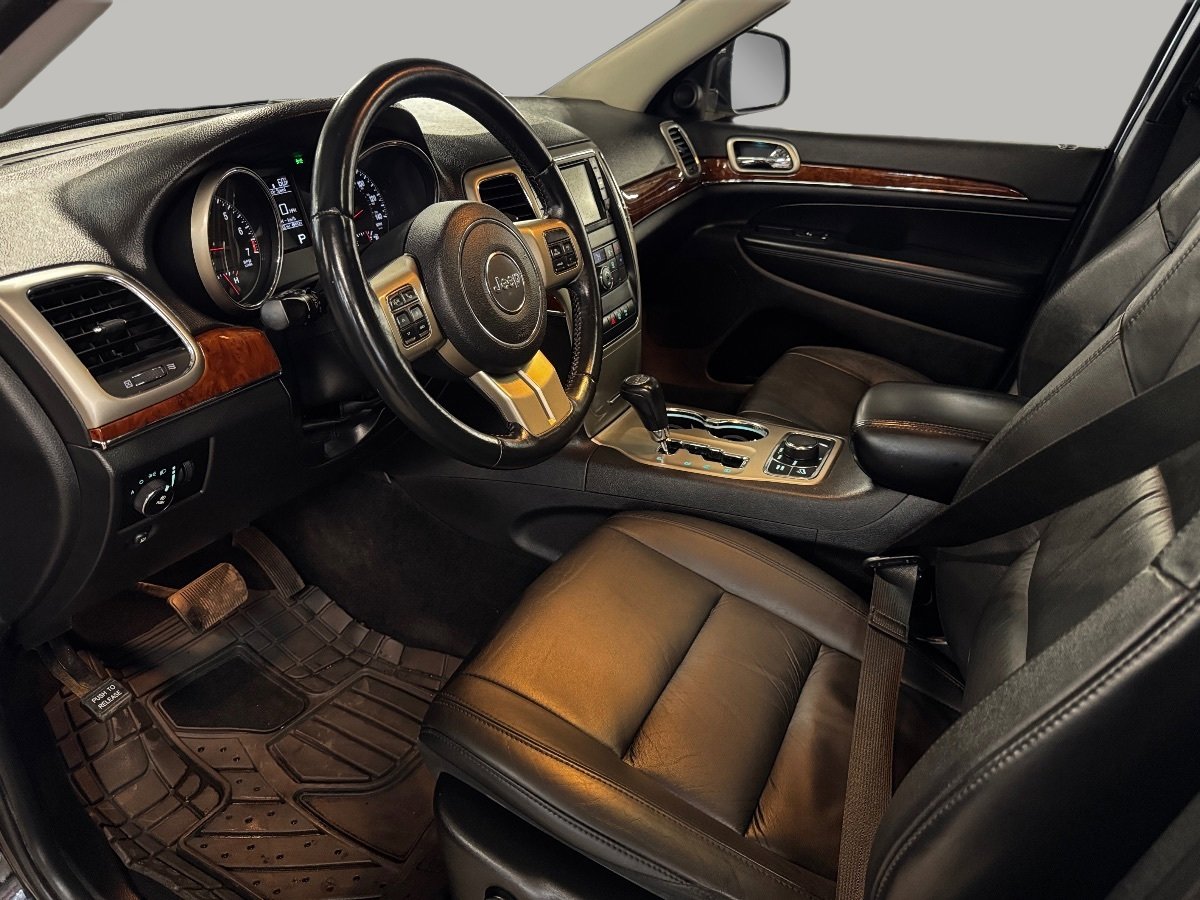 Used 2013 Jeep Grand Cherokee Limited w/ Trailer Tow Group image 15