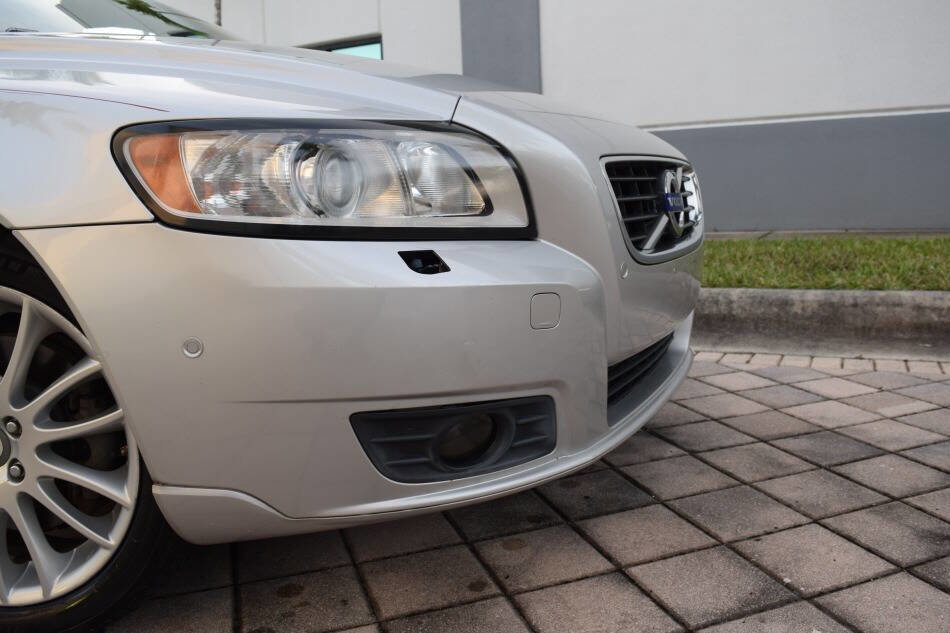Used 2011 Volvo V50 T5 image 15