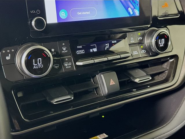 Certified 2025 Toyota Highlander XLE FWD image 19
