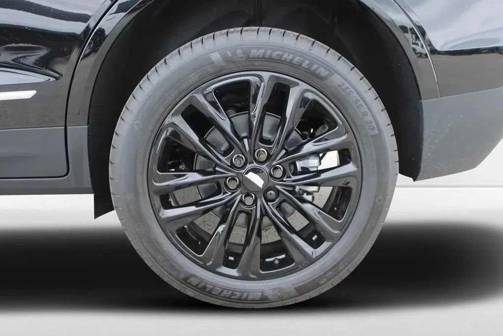 New 2025 Cadillac XT5 Premium Luxury AWD/4WD image 35