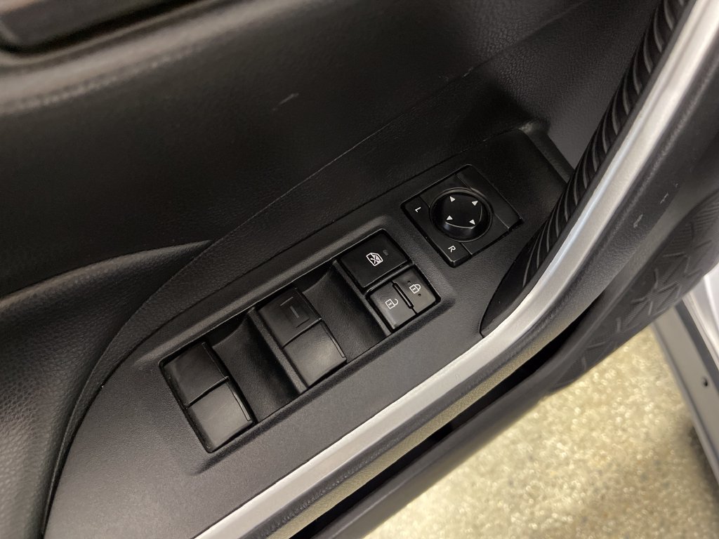 Certified 2021 Toyota RAV4 LE FWD image 16