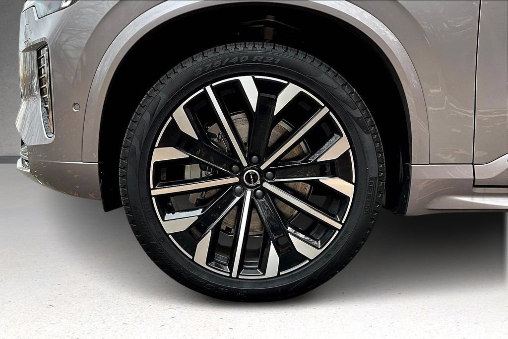 New 2026 Volvo XC90 B6 Plus w/ Protection Package Premier AWD/4WD image 12