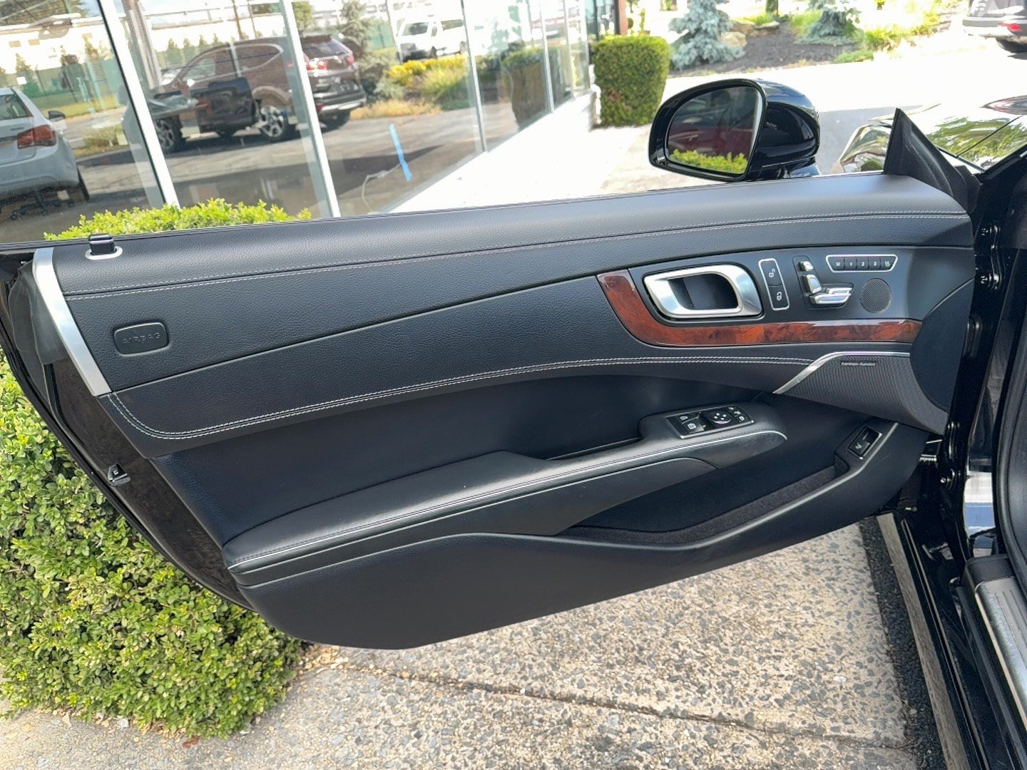 Used 2014 Mercedes-Benz SL 550 image 18