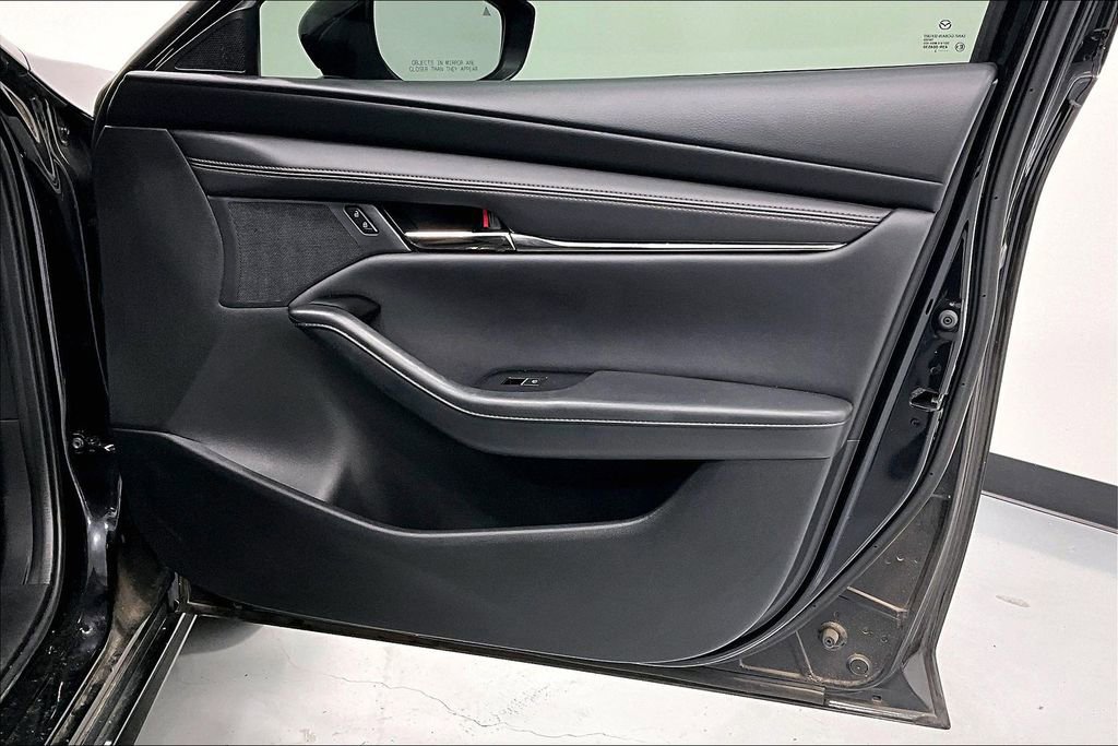 Used 2023 MAZDA MAZDA3 s image 23