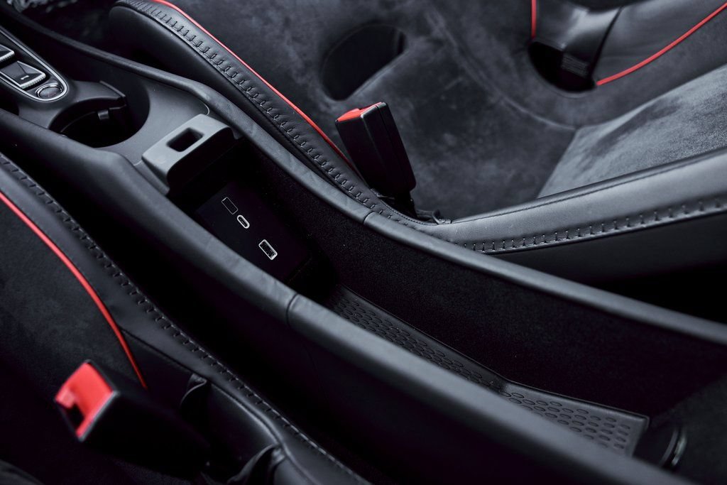 Used 2023 McLaren Artura RWD image 62