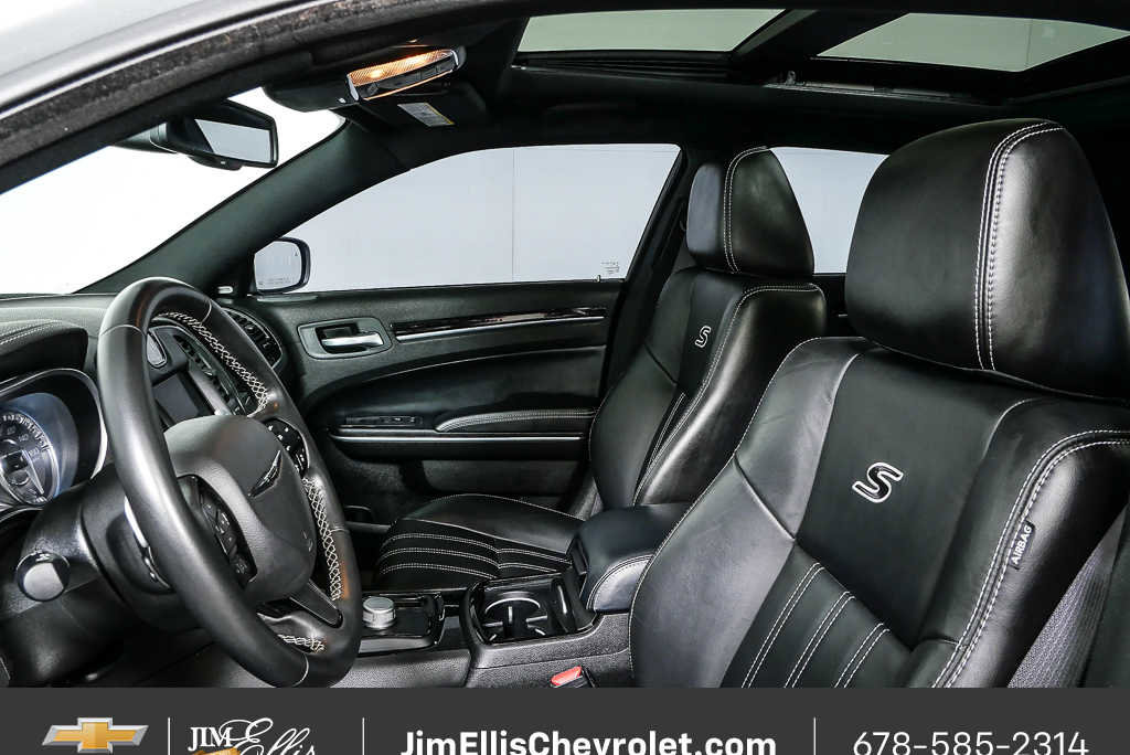 Used 2022 Chrysler 300 S w/ Safetytec Plus Group RWD image 5