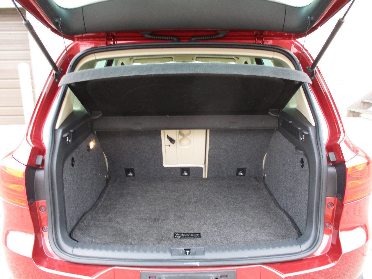 Used 2016 Volkswagen Tiguan SE image 98