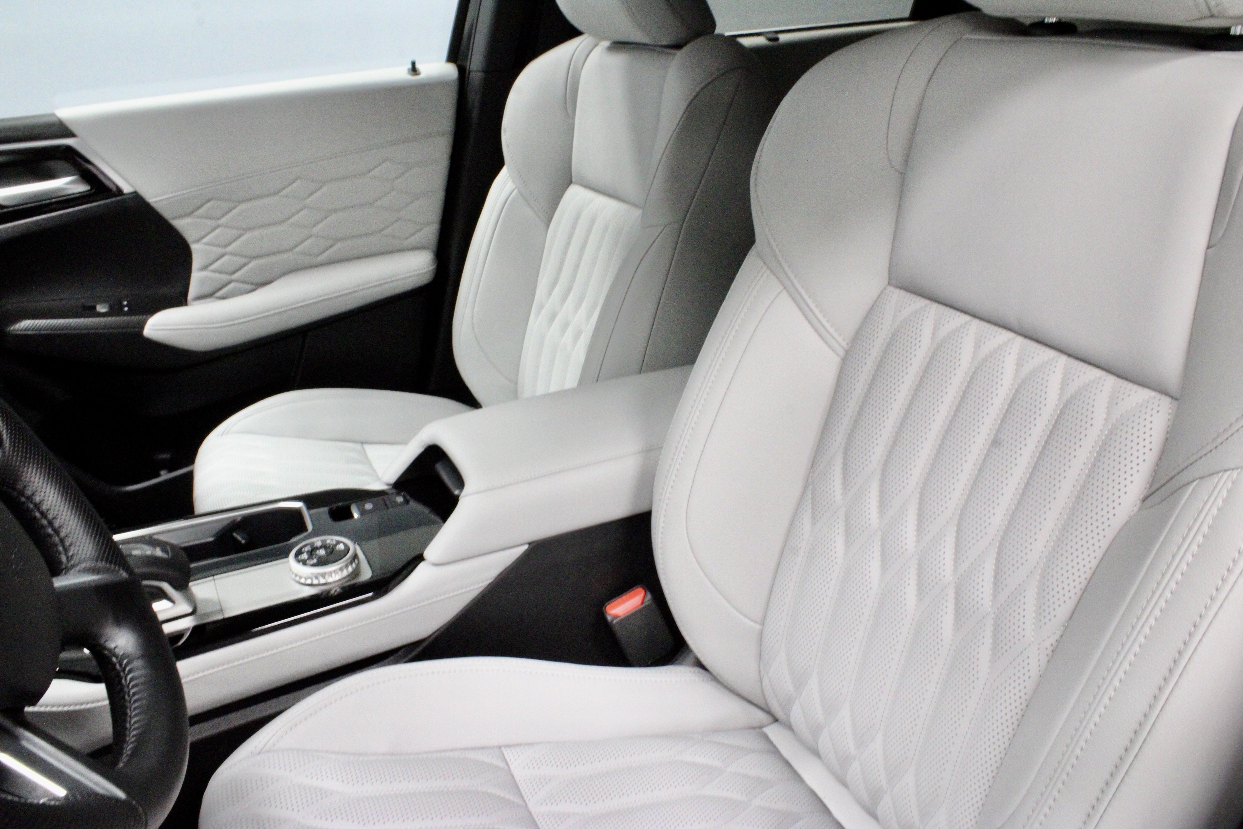New 2025 Mitsubishi Outlander AWD image 17