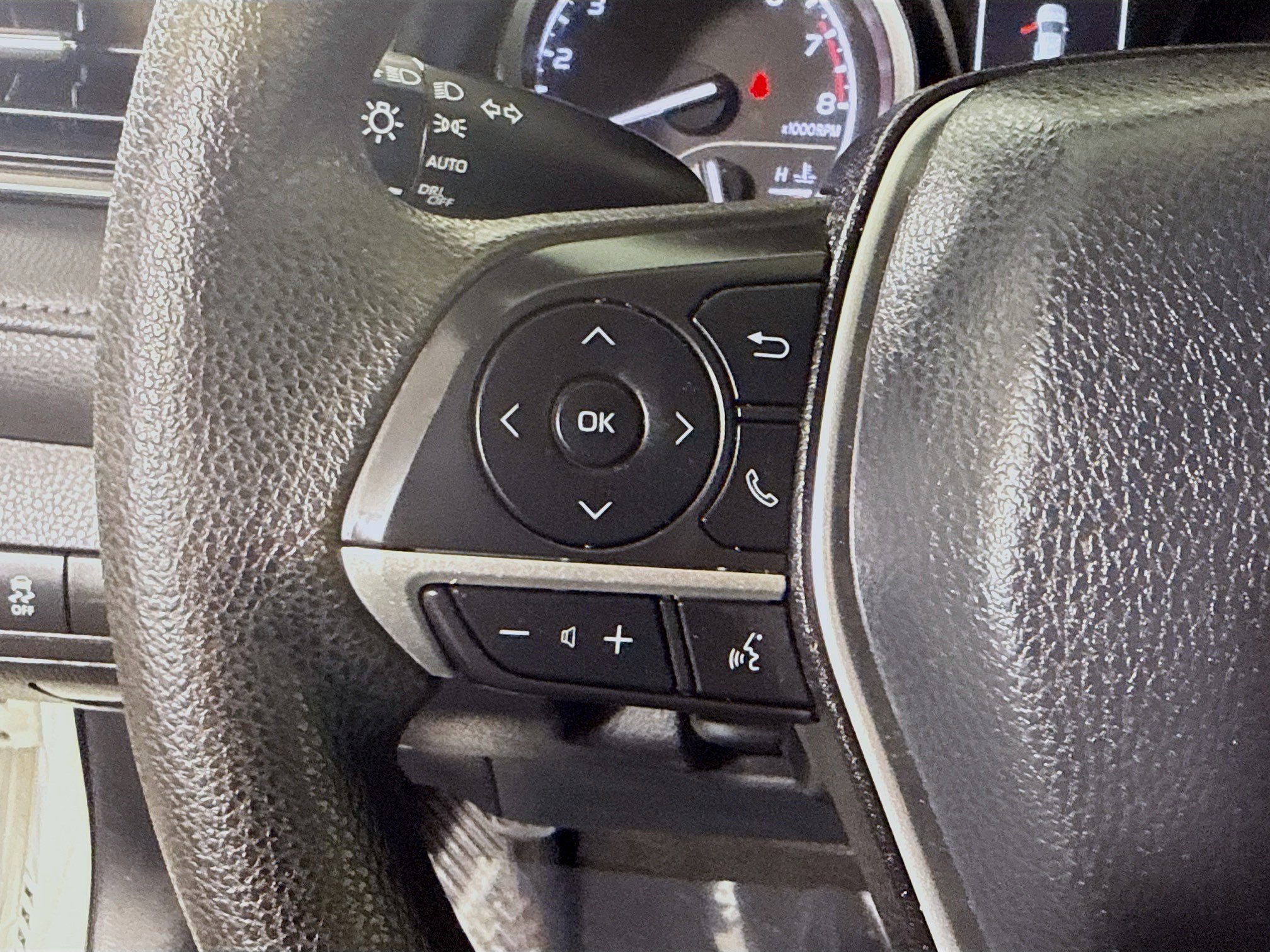 Used 2022 Toyota Camry LE image 14