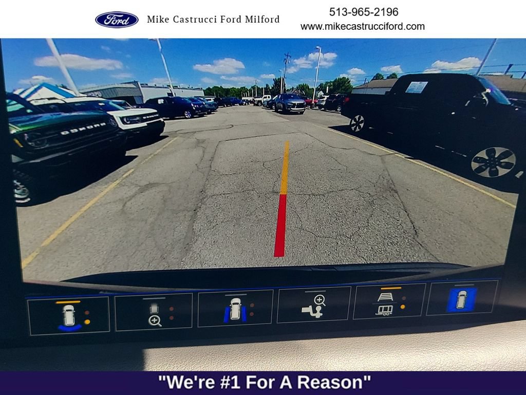 Used 2024 Chevrolet Suburban Z71 w/ Luxury Package AWD/4WD image 18