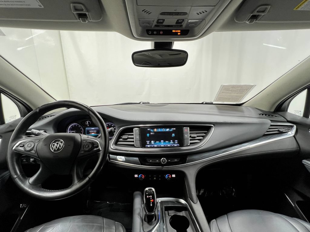 Used 2018 Buick Enclave Essence AWD/4WD image 20