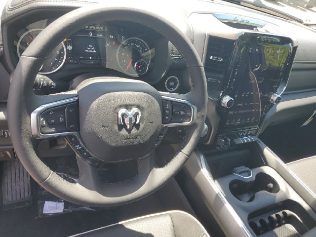 New 2026 RAM 1500 Laramie w/ Sport Appearance Package AWD/4WD image 18
