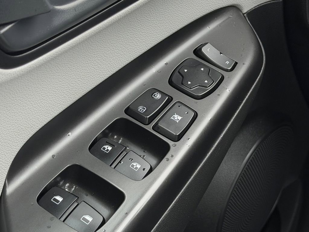Certified 2023 Hyundai Kona SEL AWD/4WD image 18