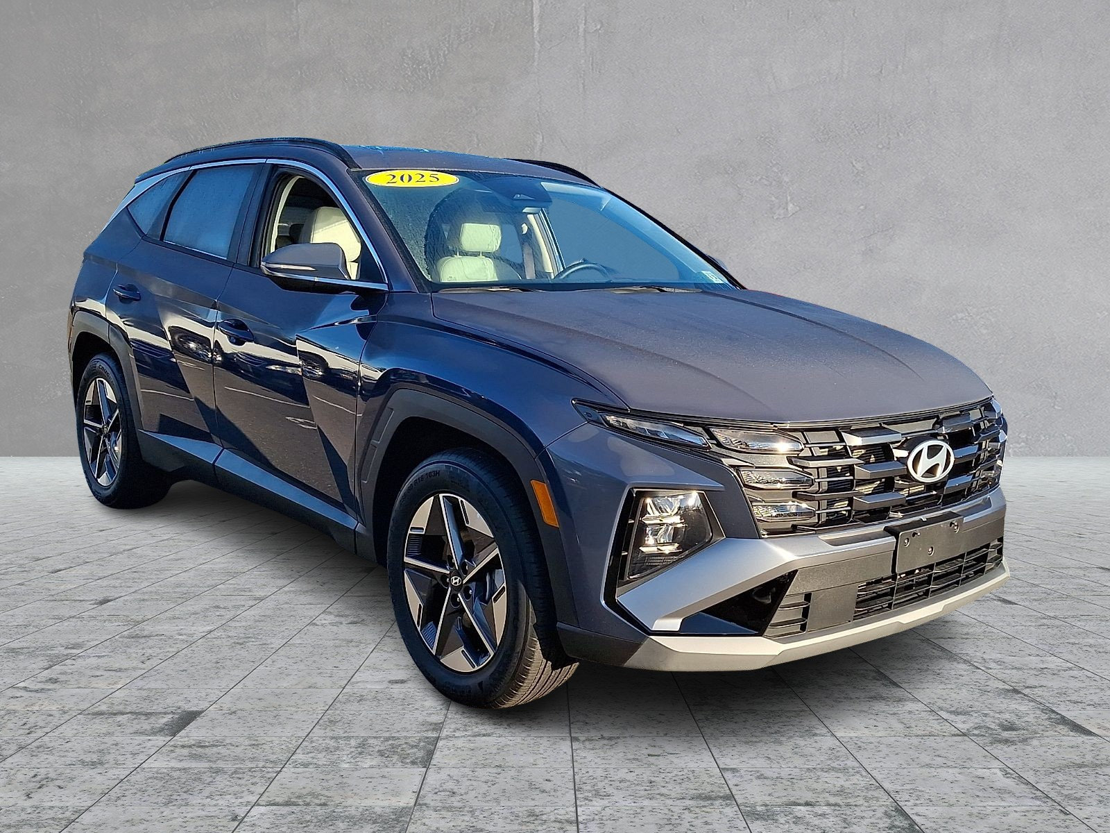 Certified 2025 Hyundai Tucson SEL FWD image 3