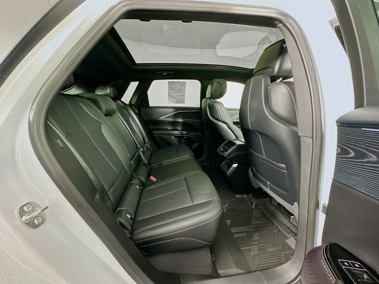 Used 2025 Cadillac Lyriq Sport w/ LPO, Floor Liner Package AWD/4WD image 28