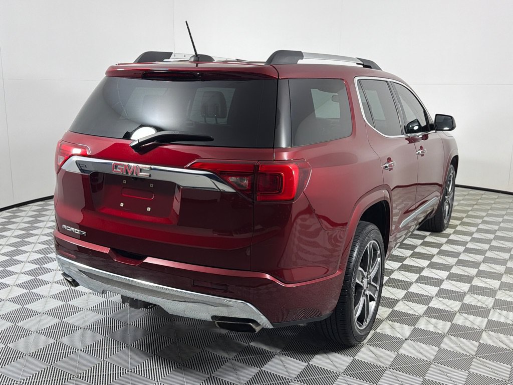 Used 2017 GMC Acadia Denali w/ Technology Package FWD image 5