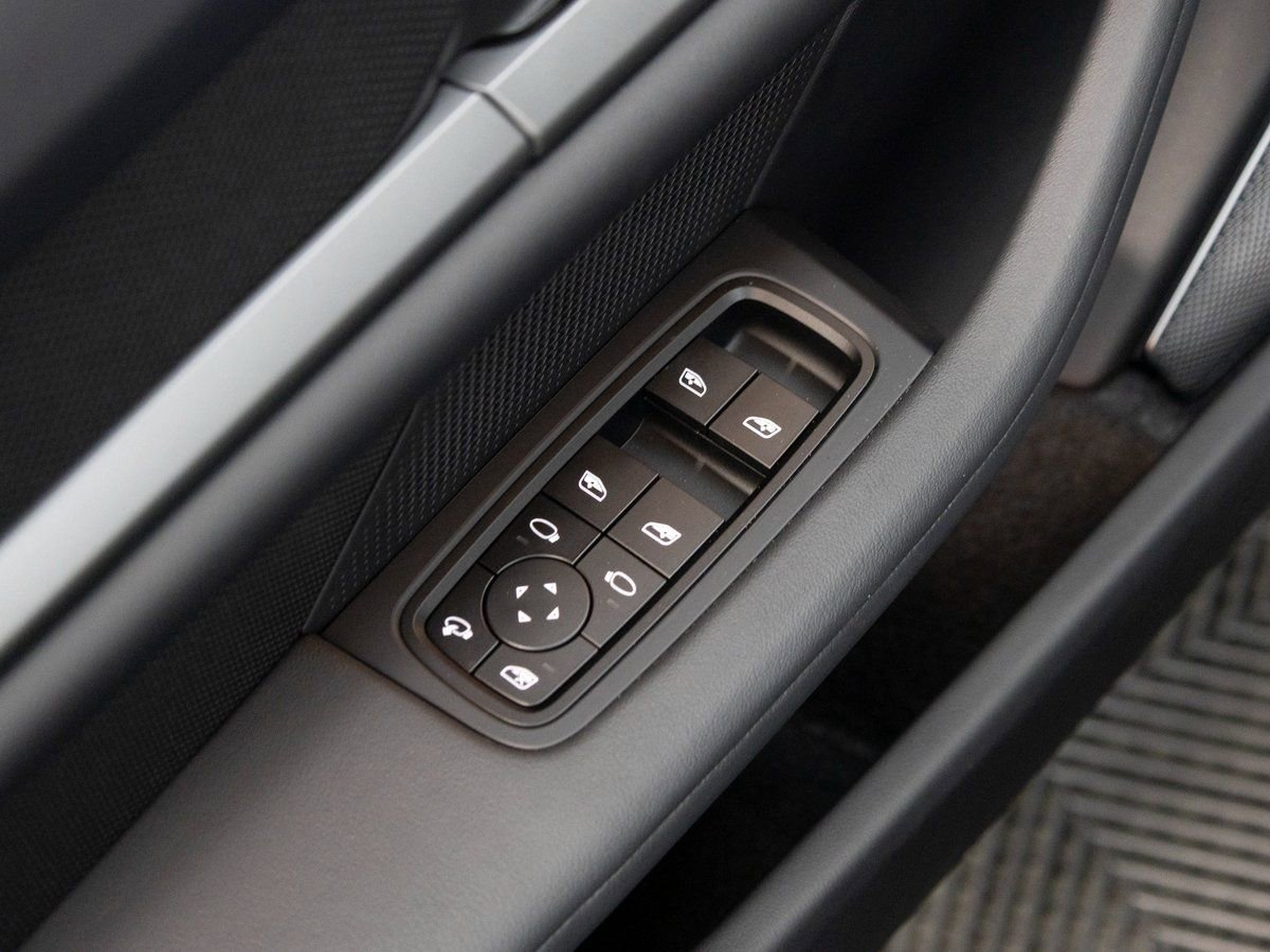 New 2025 Porsche Taycan 4S image 23