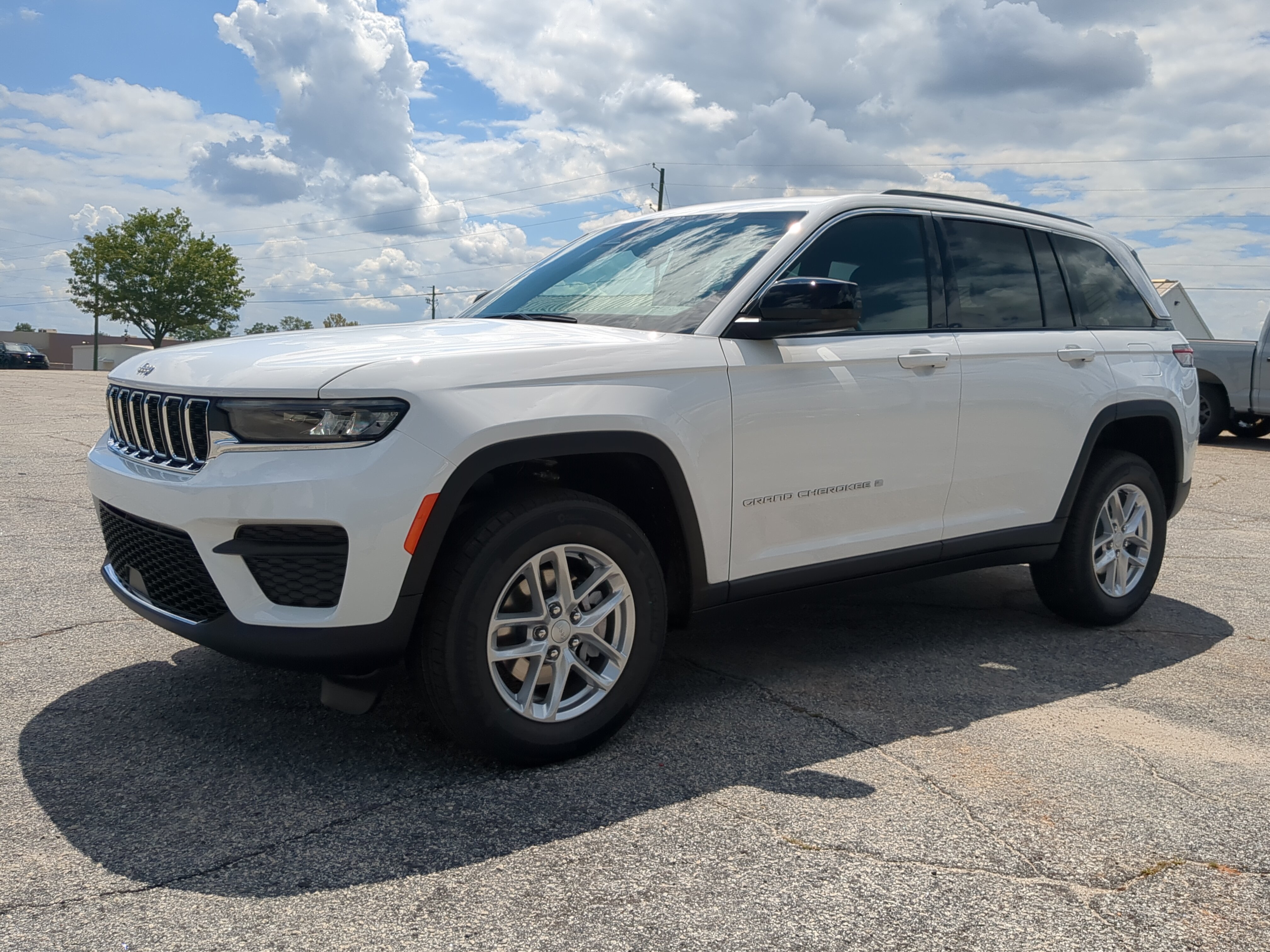 New 2026 Jeep Grand Cherokee Laredo RWD image 6