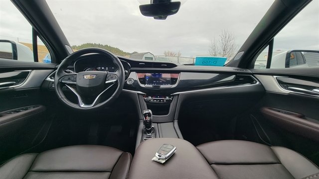 Used 2024 Cadillac XT6 Premium Luxury w/ Technology Package AWD/4WD image 13