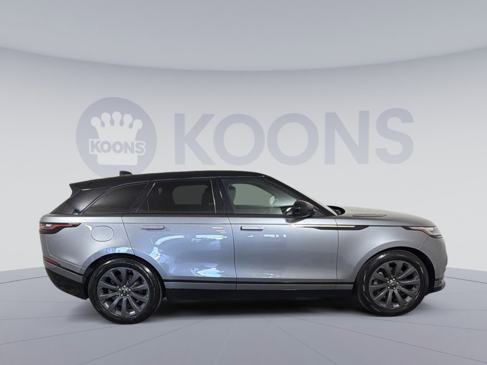 Used 2023 Land Rover Range Rover Velar R-Dynamic S image 8