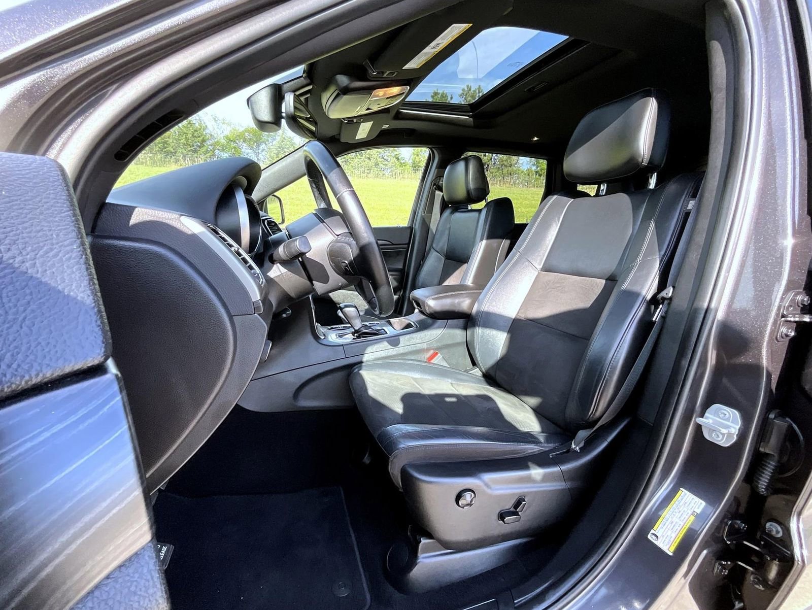 Used 2020 Jeep Grand Cherokee Altitude image 11