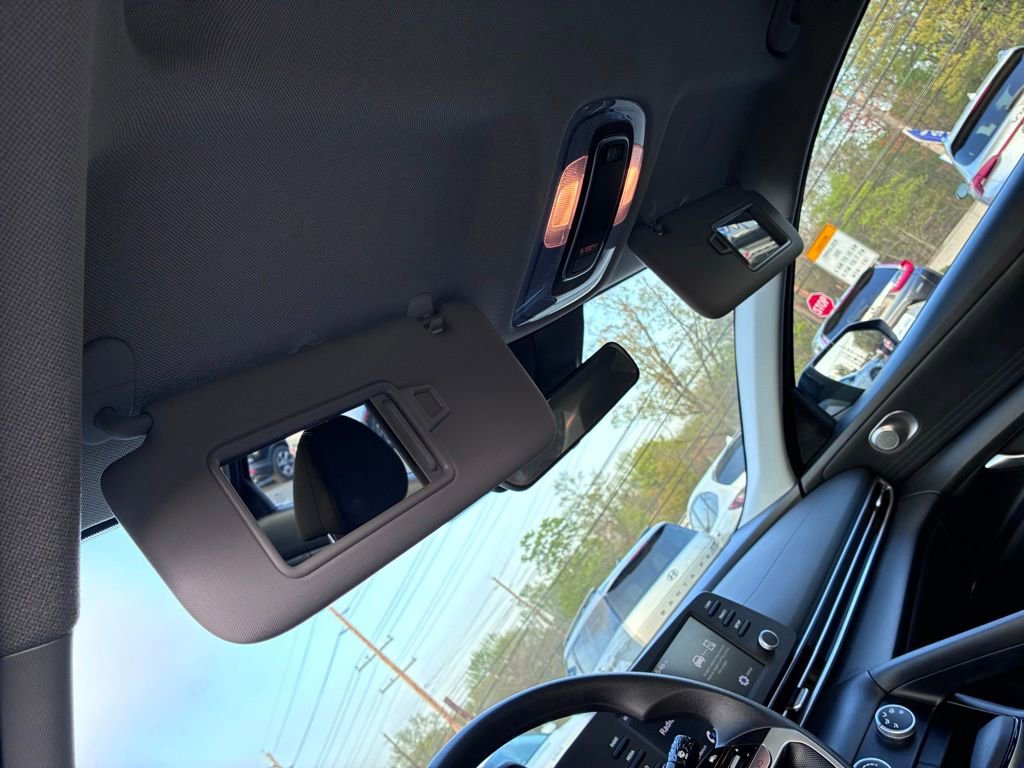 Used 2024 Hyundai Elantra SE FWD image 40