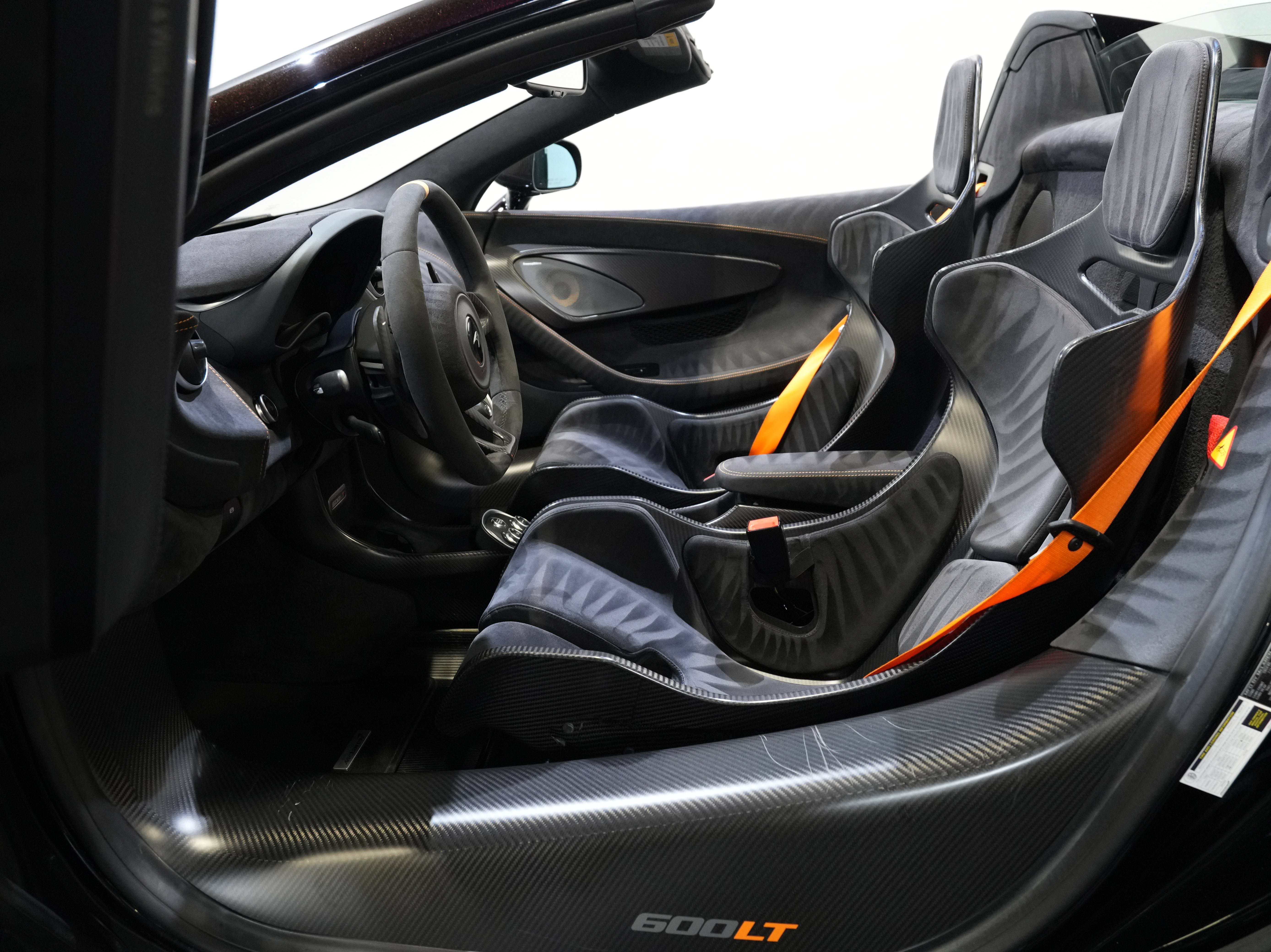 Used 2020 McLaren 600LT Spider RWD image 34