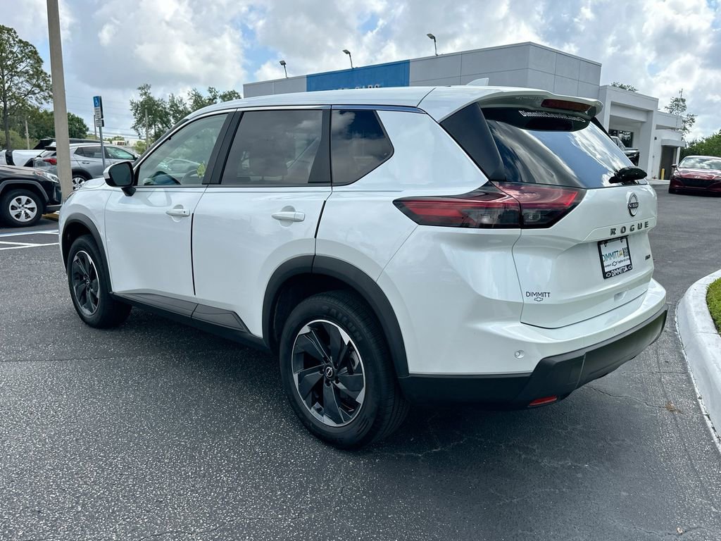 Used 2025 Nissan Rogue SV AWD/4WD image 7