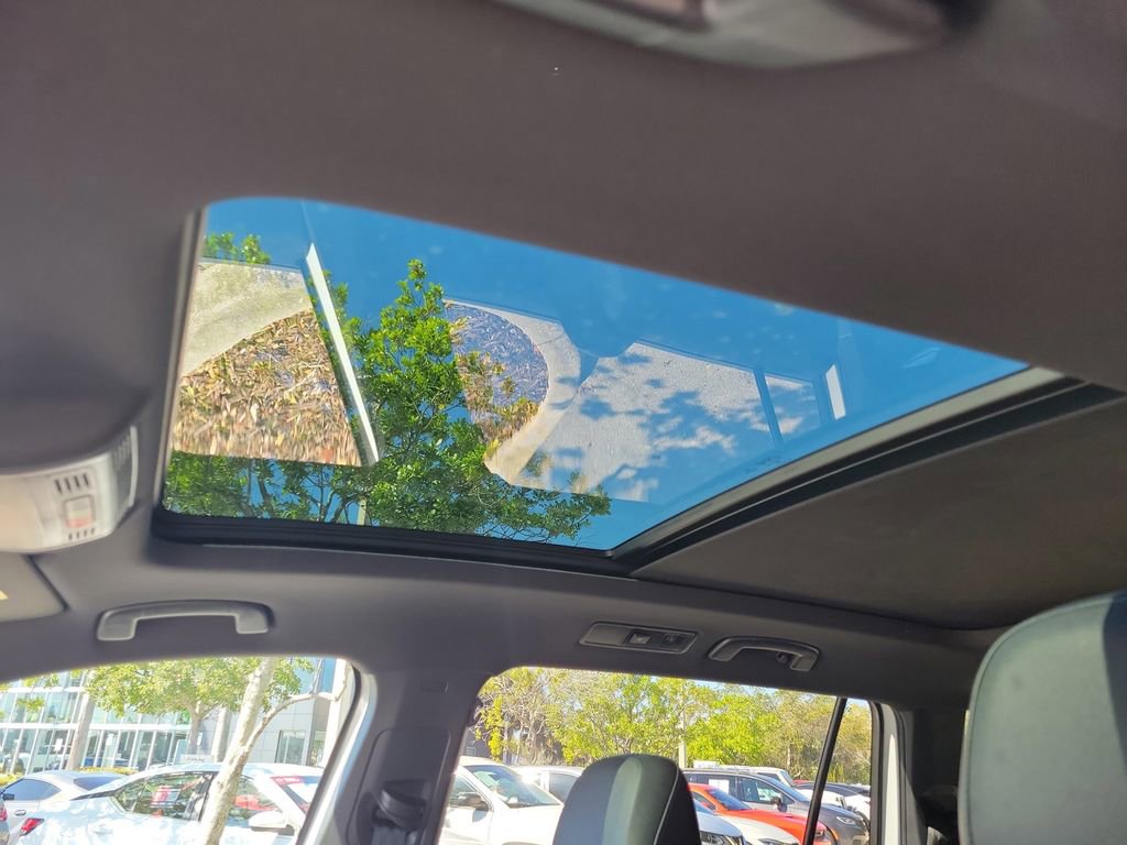 Used 2020 Volkswagen Tiguan SE R-Line w/ 3rd Row Seat Package image 31