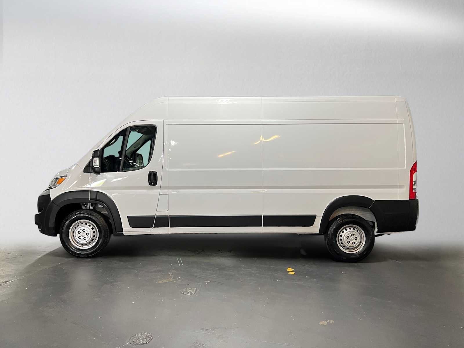 Used 2024 RAM ProMaster 2500 w/ Convenience Group FWD image 6