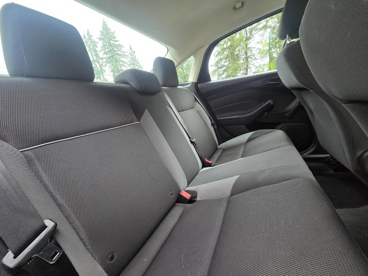 Used 2012 Ford Focus S FWD image 29
