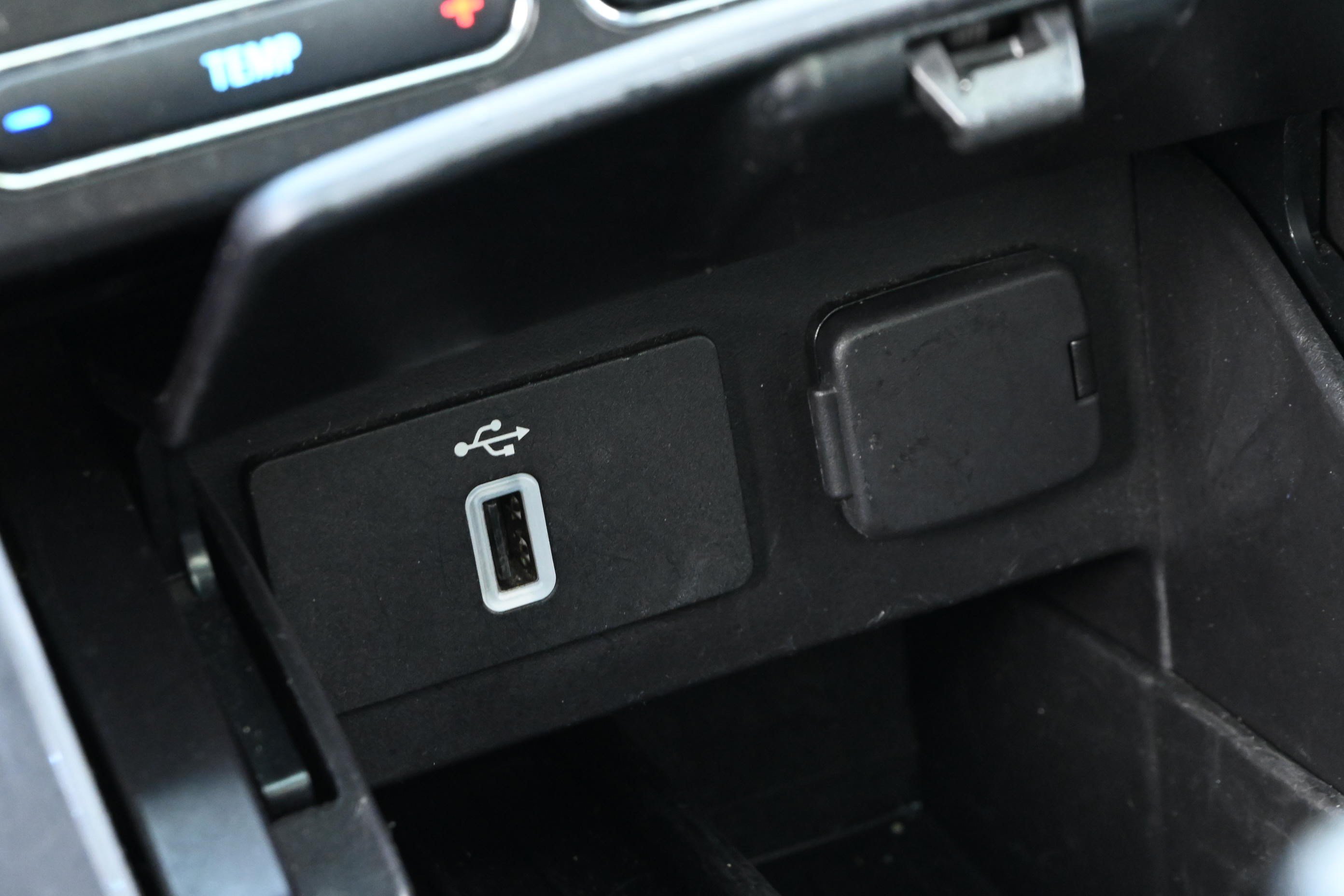 Used 2018 Ford Explorer Platinum AWD/4WD image 22