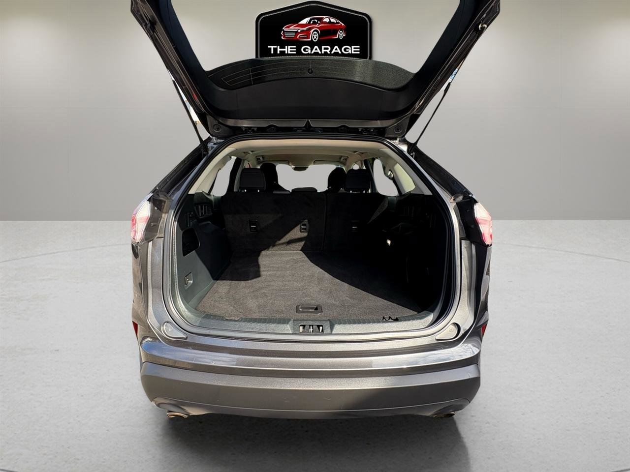 Used 2019 Ford Edge SE image 33