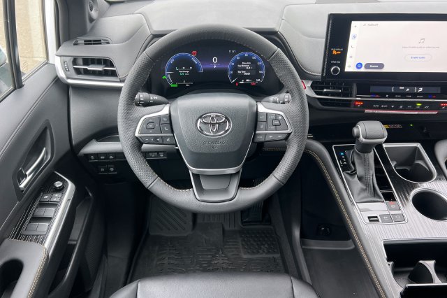 New 2026 Toyota Sienna XLE Woodland Edition AWD/4WD image 14